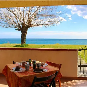  Dom wakacyjny House On The Sea